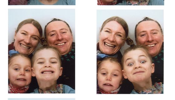 photo booth photo of family of 4